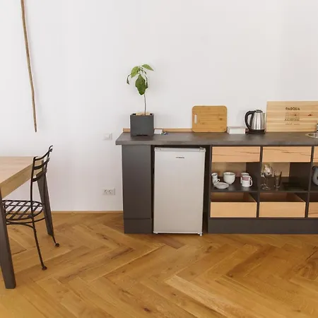 Camino 2 Boutique